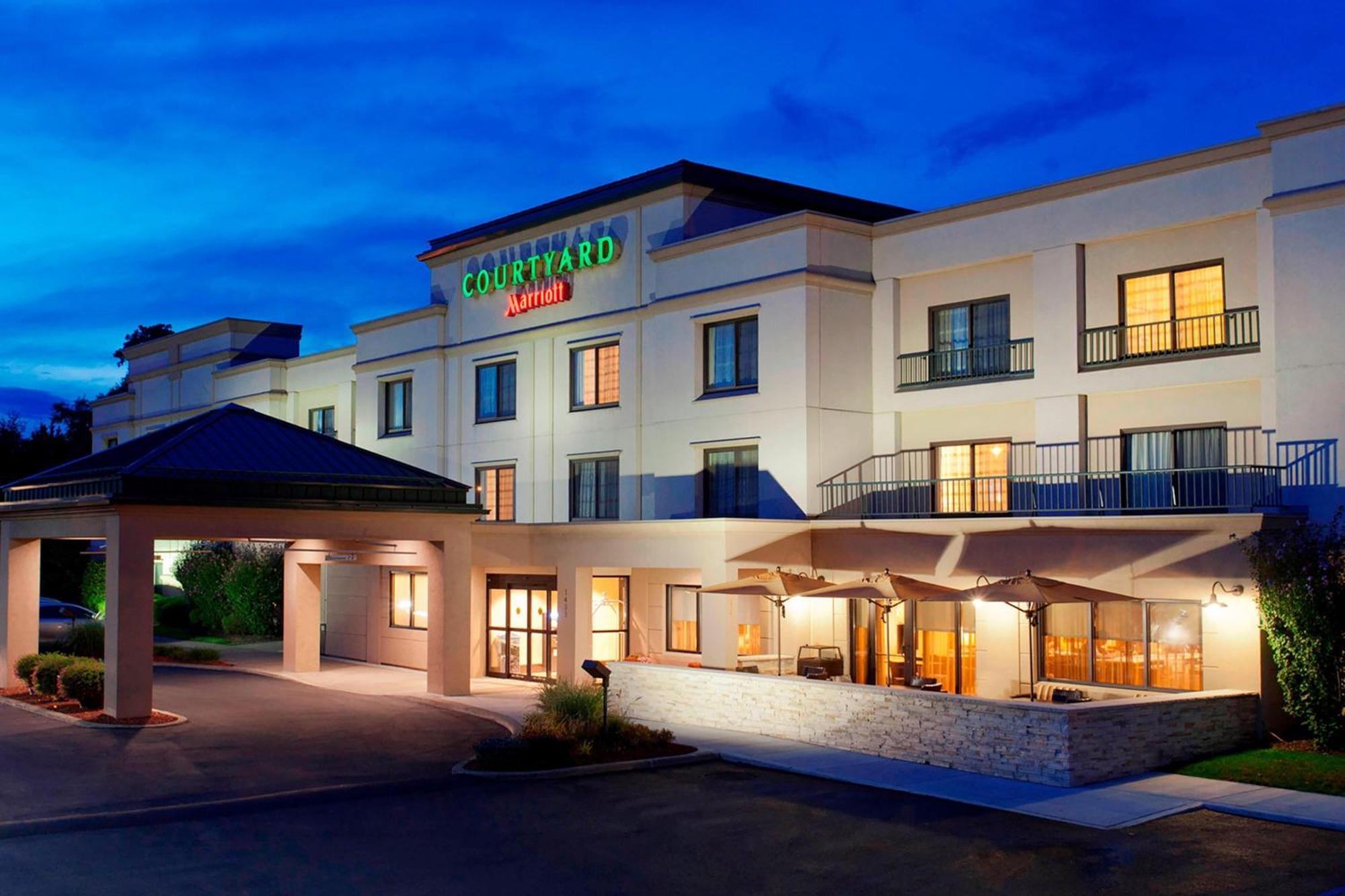Courtyard Newburgh Stewart Airport Hotel Екстериор снимка